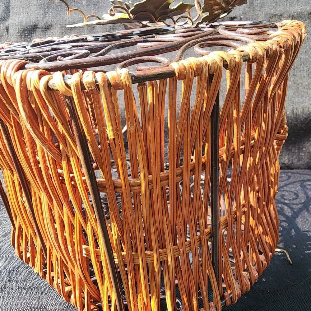 Unbranded wire pumpkin